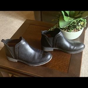 Sofft  Women’s Waterproof Boots. Size 9